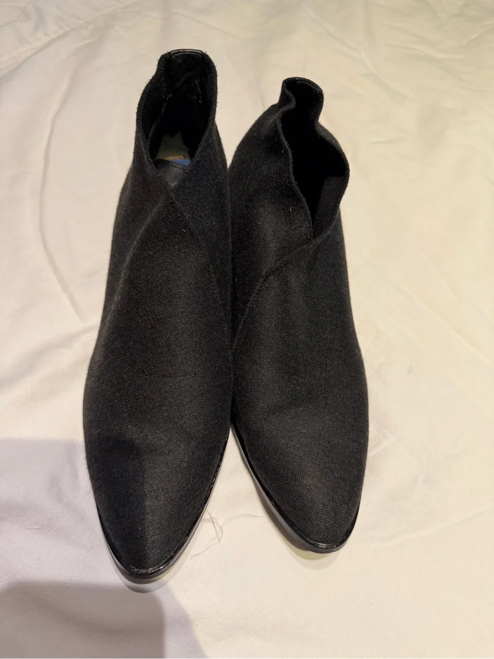Donald Pliner Black Wool Blend Pointed Toe Ankle Booties 8
